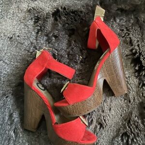 GUESS Red Suede Platform Sandals with Chunky Wood-Effect Heel